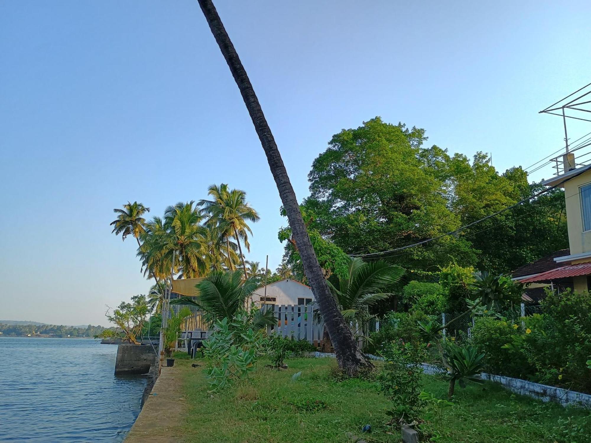 Gs Home On The Bay - Super Sea View Glass Studio Apartment Vagator Exterior photo
